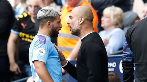 Aguero cãi tay đôi với Guardiola khi bị thay ra