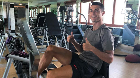 Ronaldo và bạn gái tập luyện chăm chỉ trong phòng gym