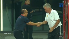 HLV Park Hang Seo cúi đầu trước Guus Hiddink dù chiến thắng