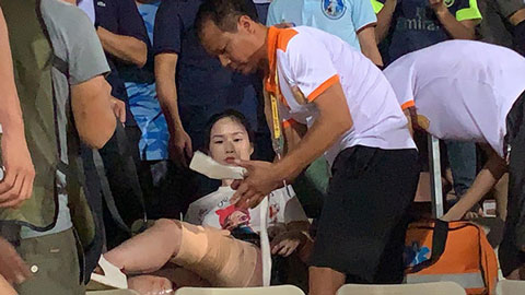 CĐV nữ bỏng nặng khi khán giả Nam Định ném pháo sáng ở Hà Nội