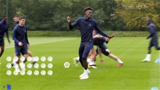 Cầu thủ Chelsea nhảy múa siêu dẻo trước khi vào tập luyện