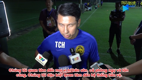 HLV Malaysia 'bỏ rơi' đội bóng, chỉ lo đá xà ngang