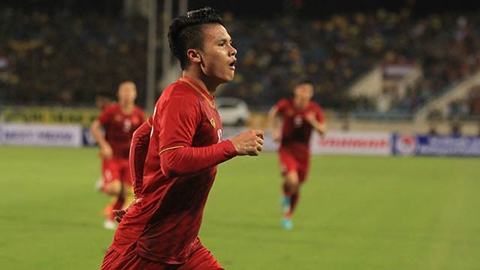 Quang Hải ăn mừng kiểu Ronaldo sau khi lập siêu phẩm