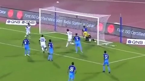 Đội bóng được xà ngang, cột dọc cứu thua 3 lần liên tiếp