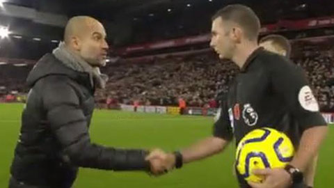 Pep cảm ơn trọng tài đầy mỉa mai sau thất bại trước Liverpool
