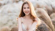 2 nàng WAGs xinh nhất trận Malaysia - Thái Lan khoe sắc