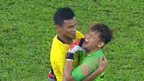 Cầu thủ Malaysia bật khóc sau chiến thắng nghẹt thở trước Thái Lan