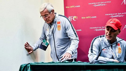 HLV Lippi bỏ dở họp báo sau khi tuyên bố từ chức tuyển Trung Quốc