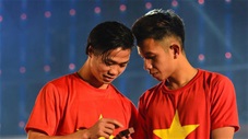 Hồng Duy an ủi Công Phượng, chỉ ra cầu thủ của Thái Lan đủ sức gây nguy hiểm cho VN