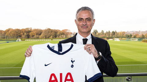 Những hình ảnh đầu tiên của HLV Mourinho tại Tottenham