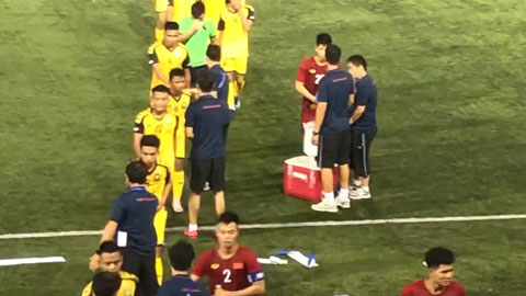 U22 Brunei khiến thầy Park ngả mũ vì hành động fair-play