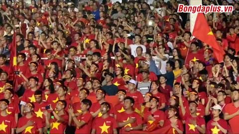 CĐV vỡ oà sau chiến thắng nghẹt thở của U22 Việt Nam