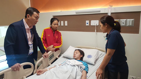Trung vệ ĐT nữ Việt Nam - Trần Thị Hồng Nhung nhập viện vì kiệt sức 