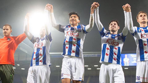 Khoảnh khắc lịch sử Văn Hậu ra mắt đội 1 Heerenveen