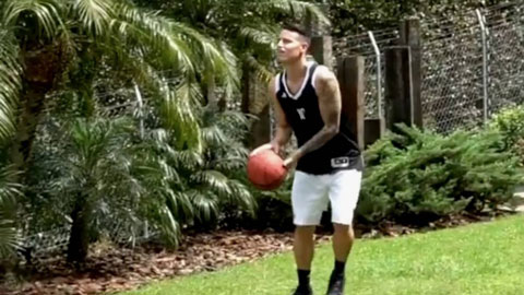 James Rodriguez trình diễn kĩ năng ném rổ như sao NBA