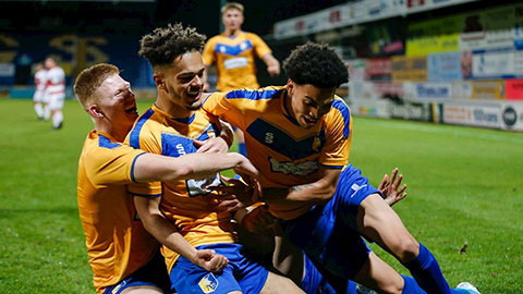 Sút cho vui, không ngờ lại ghi bàn thắng siêu đẹp