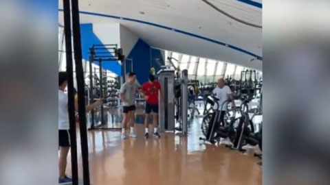 Ronaldo hào hứng tập gym cùng Djokovic 