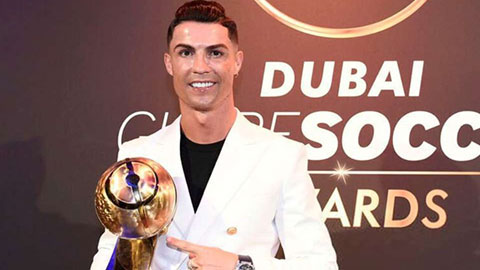 Ronaldo giành giải 'Cầu thủ hay nhất năm 2019' ở Dubai 