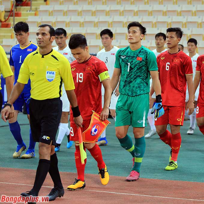 Quang Hải, trong vai trò đội trưởng U23 Việt Nam bước vào trận cuối vòng bảng mang tính quyết định gặp U23 Triều Tiên 