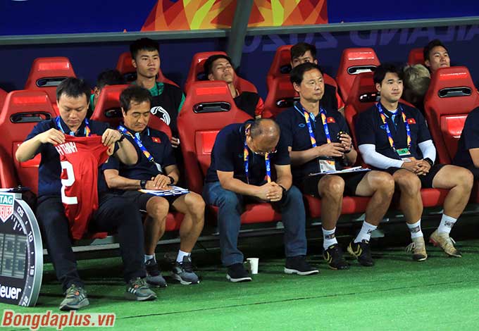 HLV Park Hang Seo ưu tư trước trận đấu cuối cùng. U23 Việt Nam phải thắng được U23 Triều Tiên để hy vọng vào tứ kết 