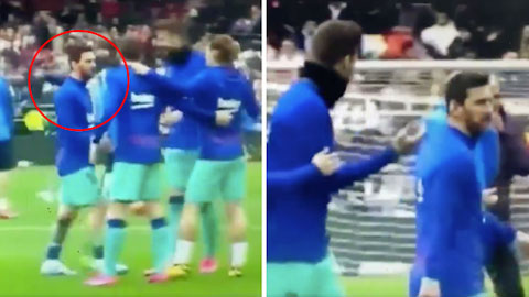 Pique nóng mắt vì Messi phớt lờ sự quan tâm của đồng đội