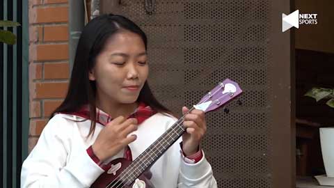 Huỳnh Như hát 'Người âm phủ', đánh đàn Ukulele siêu đáng yêu