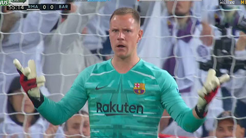 Ter Stegen dùng 5 đầu ngón tay cản phá xuất sắc (Real 0-0 Barca)