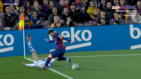 Messi thoát thẻ đỏ sau khi cố tình đạp vào cầu thủ đối phương