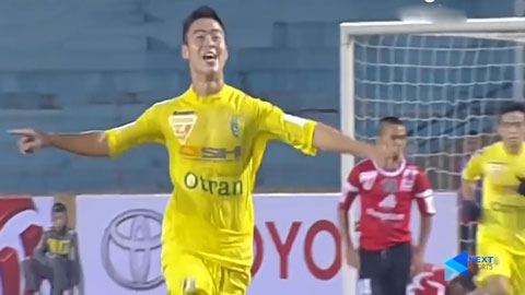 Duy Mạnh ra mắt V.League ở tuổi 19, ghi bàn thắng siêu bất ngờ khiến Hàng Đẫy nổ tung