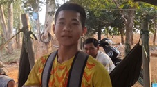 Cảm động gặp cậu bé đạp xe 200km đi tuyển sinh HAGL