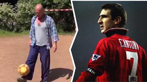 Cantona tâng bóng nhịp nhàng và xoay người dứt điểm ở tuổi 53