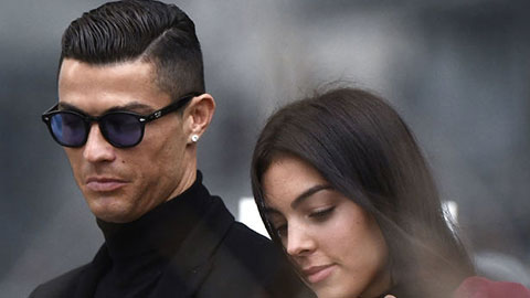 Bạn gái đã làm gì khi Ronaldo mất QBV 2019 vào tay Messi?