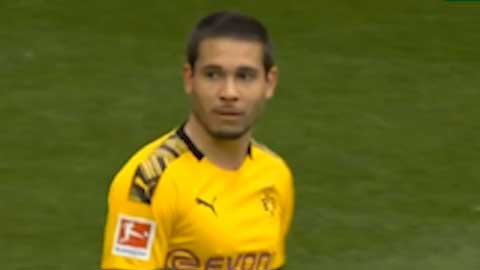 Guerreiro nâng cách biệt lên thành 4 bàn (Dortmund 4-0 Schalke)