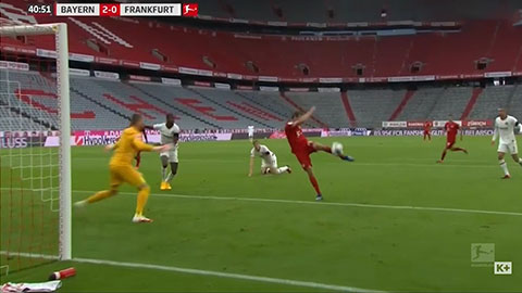 Mueller dứt điểm cận thành nâng tỷ số (Bayern Munich 2-0 E.Frankfurt)