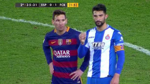 Messi đã đáp trả thế nào khi bị chửi là 'gã lùn'?