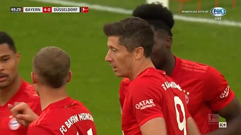 Lewandowski đánh gót ghi bàn điệu nghệ (Bayern Munich 4-0 Dusseldorf)