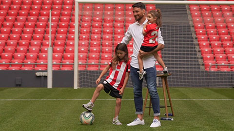 Lão tướng Aduriz rơi lệ trong ngày chia tay Bilbao ở sân không khán giả