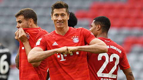 5 bàn thắng đẹp nhất vòng 29 Bundesliga: Lewandowski đánh gót điệu nghệ 