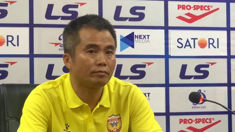 HLV Phạm Minh Đức: Hải Huy đá cố nên mới bị gãy chân