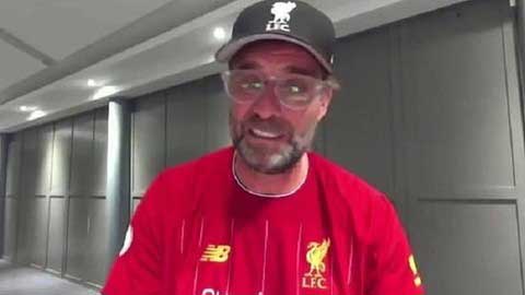 HLV Klopp bật khóc trong ngày Liverpool vô địch Ngoại hạng Anh