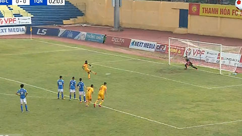 Hoàng Vũ Samson đá hỏng 11m (Thanh Hóa 0-0 Than.QN)