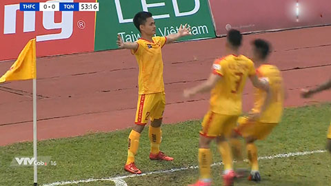 Đình Tùng vung chân cực nhanh ghi bàn (Thanh Hóa 1-0 Than.QN)