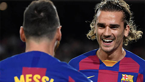 So sánh những pha lốp bóng miễn chê của Messi và Griezmann