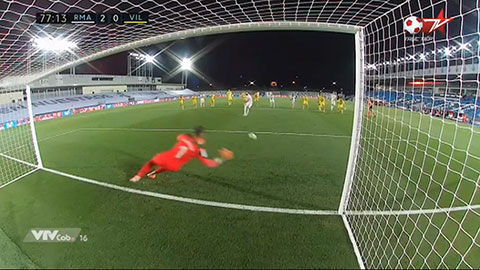Benzema thực hiện thành công quả 11m (Real 2-0 Villarreal)