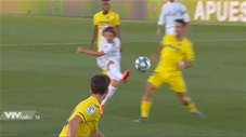 Modric tung ra cú sút từ ngoài vòng cấm nguy hiểm (Real 0-0 Villarreal)