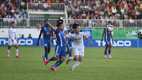 Văn Toàn lập hat-trick kiến tạo đẳng cấp khiến Pleiku dậy sóng