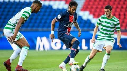 Neymar cố tình giữ bóng lâu không chịu chuyền để trêu ngươi đối thủ