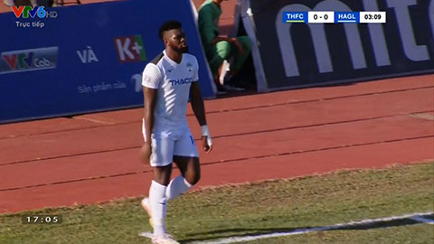 Chevaughn Walsh sút bóng chệch cột (trực tiếp: Thanh Hóa 0-0 HAGL)