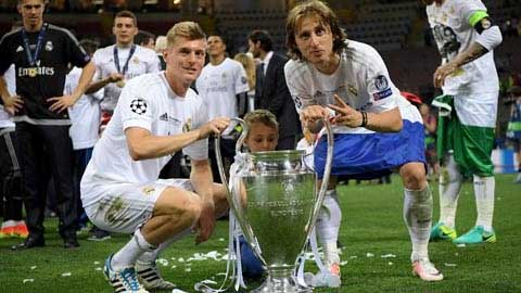 Sự khác nhau giữa số 10 cổ điển và số 10 hiện đại - Modric vs Kroos ai xuất sắc hơn