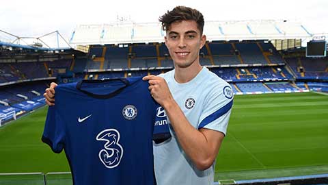 Kai Havertz tươi hết cỡ trong ngày ký hợp đồng với Chelsea